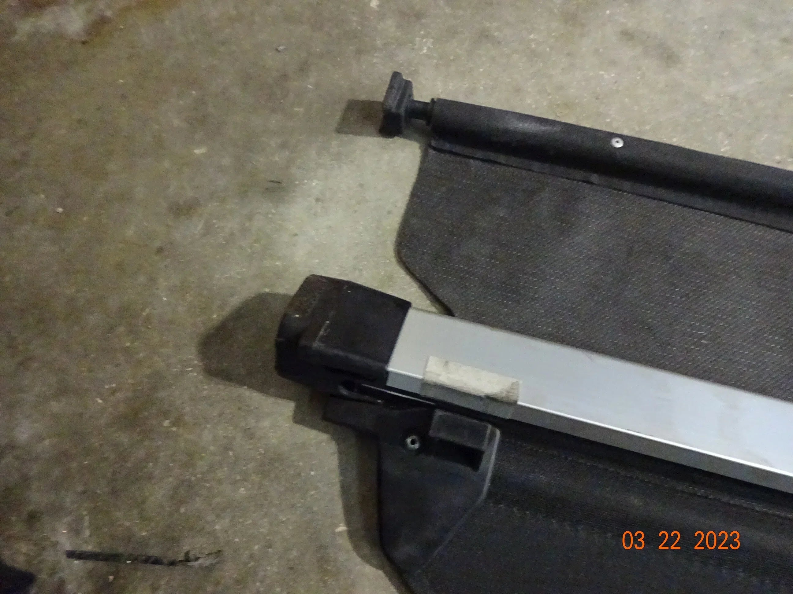 Cover Black Retractable (Good) OEM Subaru Pre-Owned Rear Forester 2014 Cargo