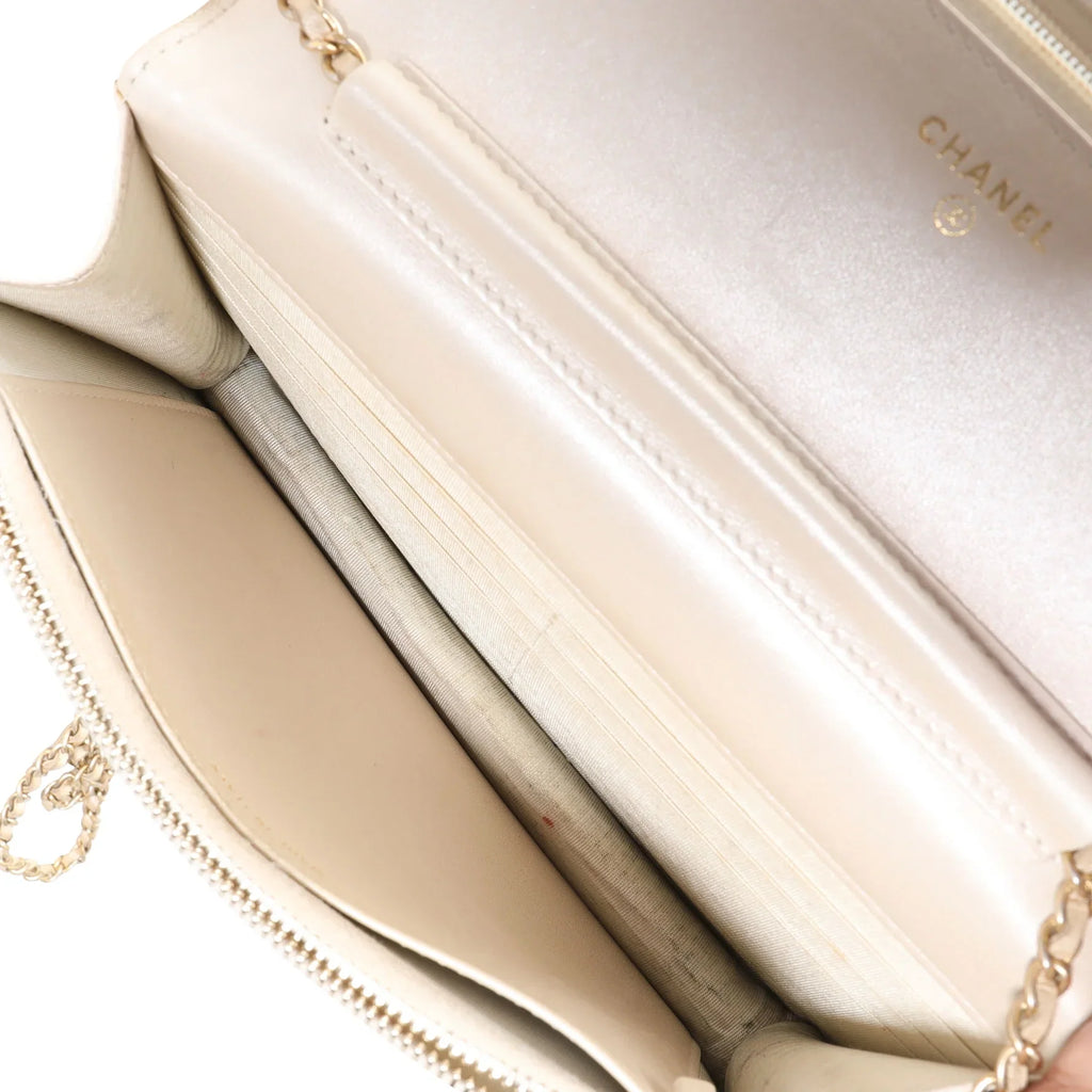 Chain Pre-Owned on Metallic Golden Gold Class Chanel Wallet Lizard