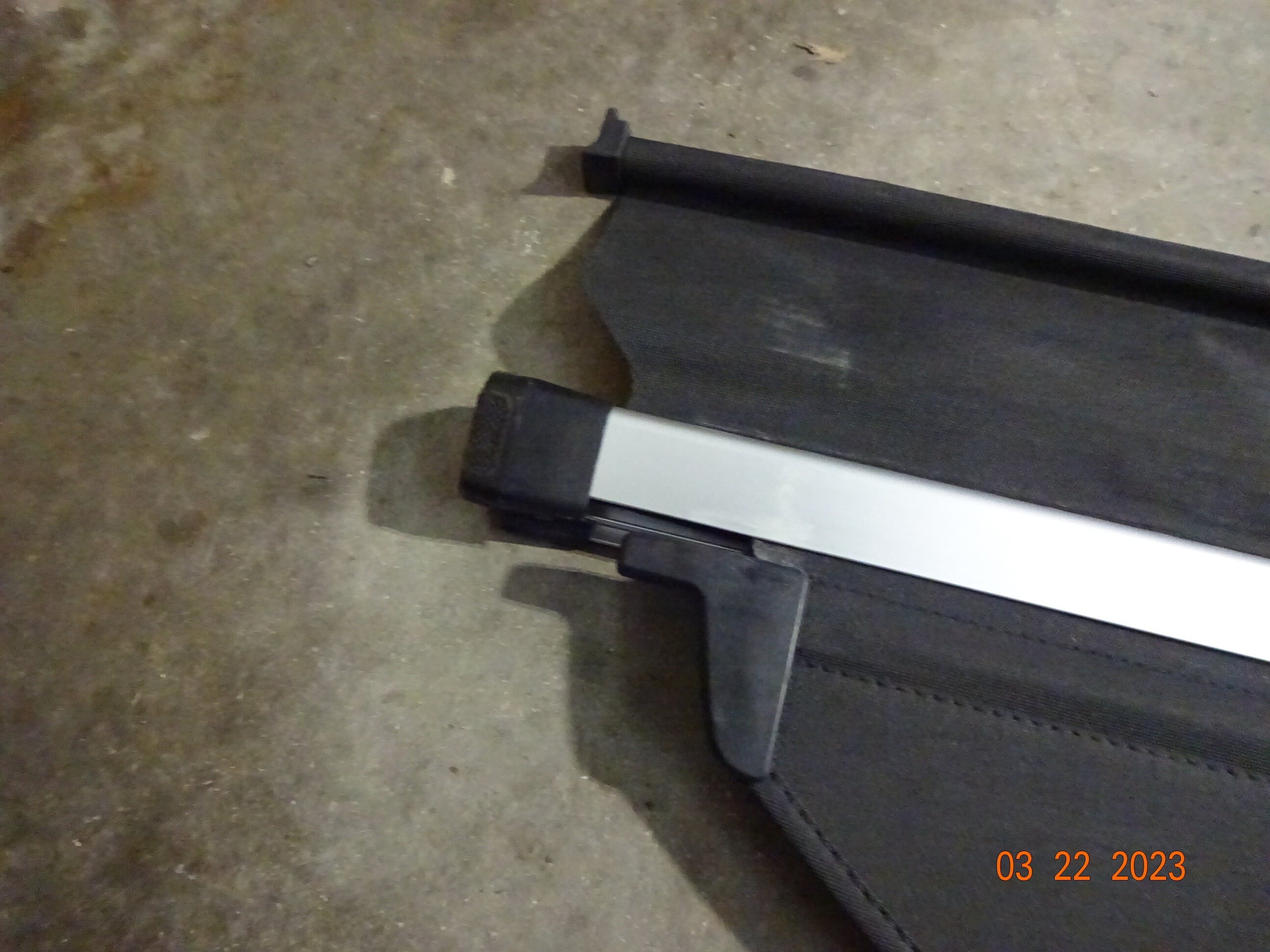 Cover Black Retractable (Good) OEM Subaru Pre-Owned Rear Forester 2014 Cargo