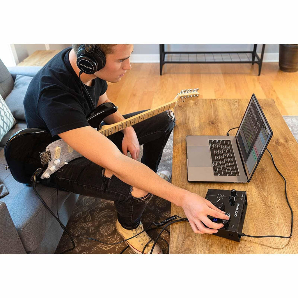 with 24/192 Package 192 Interface & M-Audio 4 Numark USB Microphone | 2-In/2-Out Audio AIR Headphones