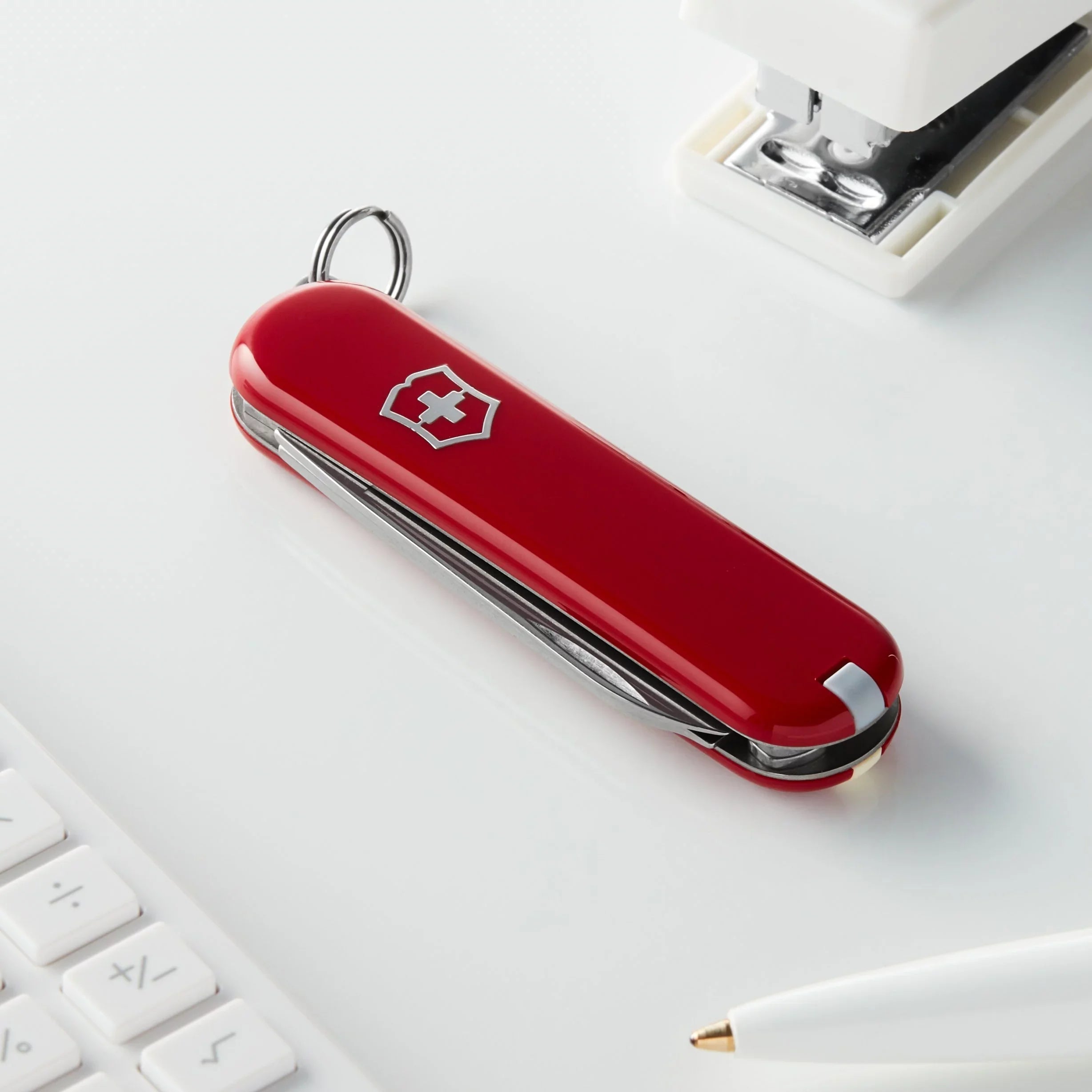Army SD Red Swiss Knife, Classic Pocket Victorinox