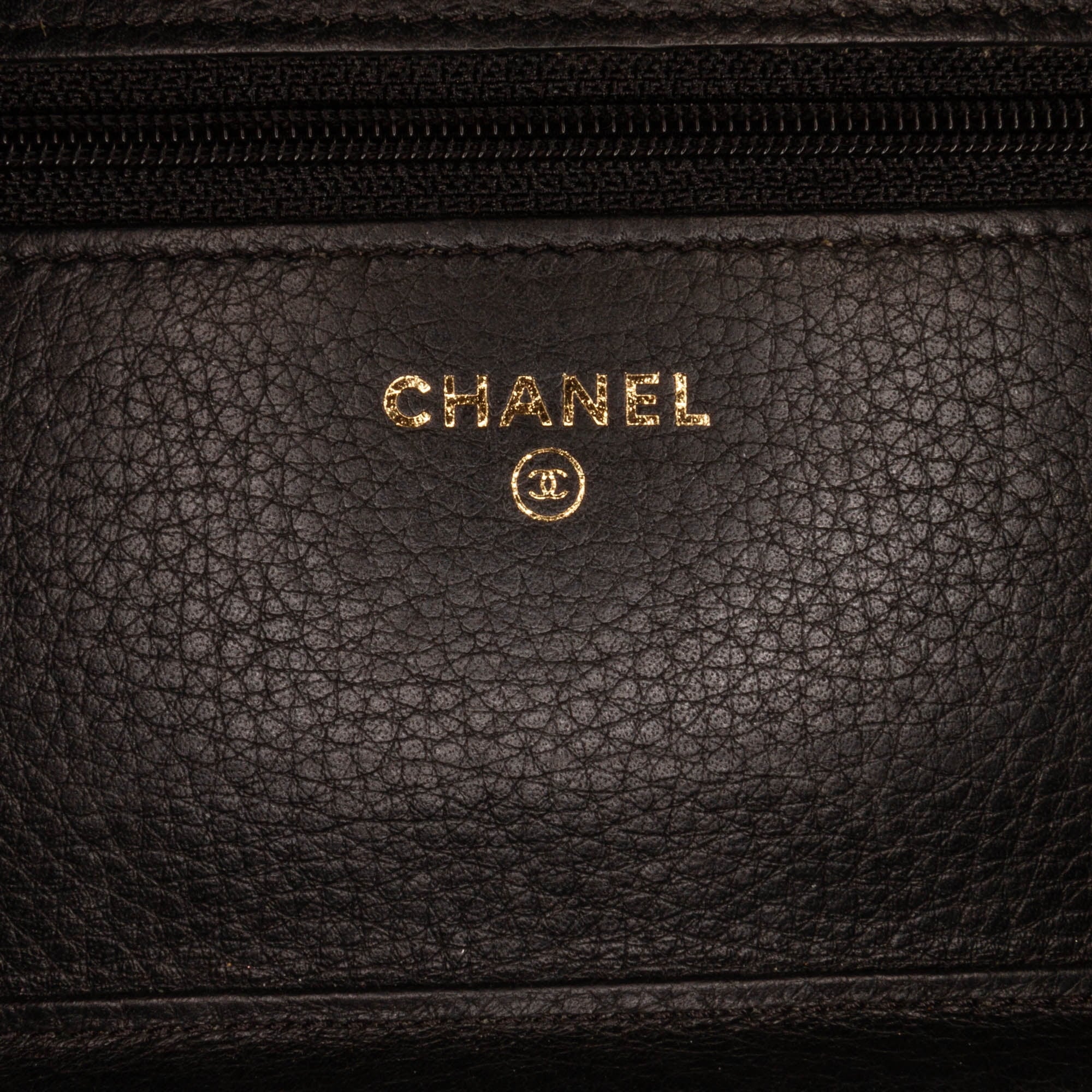 (Good) Crossbody Pre-Owned Authenticated Chain Calf Chanel Leather Unisex Black Wallet Studded Bag on