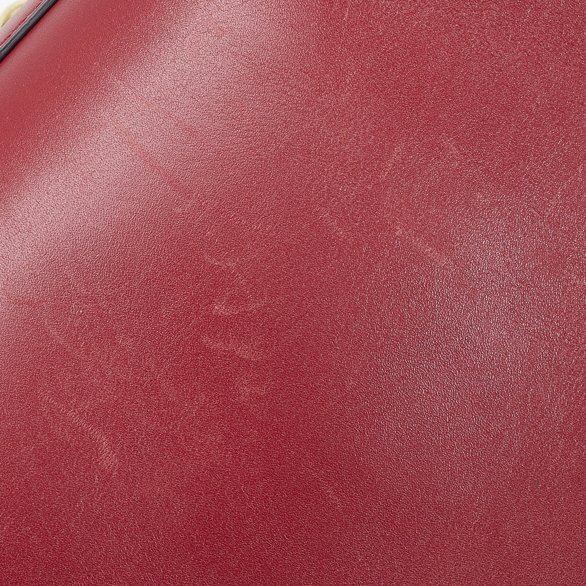 Pre-Owned Gucci Leather Red Unisex Calf Sylvie Authenticated Satchel (Good)