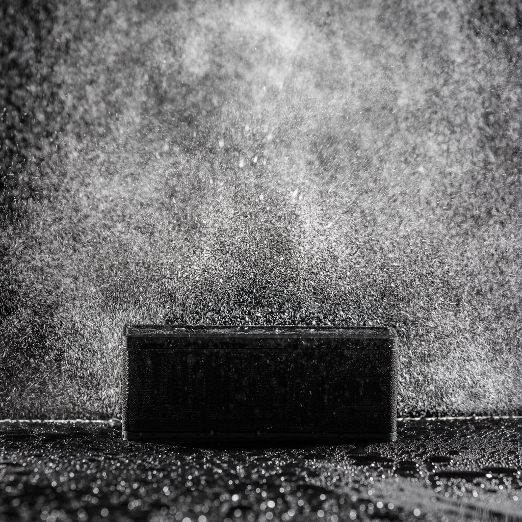battery and - rechargeable Speaker Portable with Edifier controls on-board MP270 inputs Bluetooth Red USB