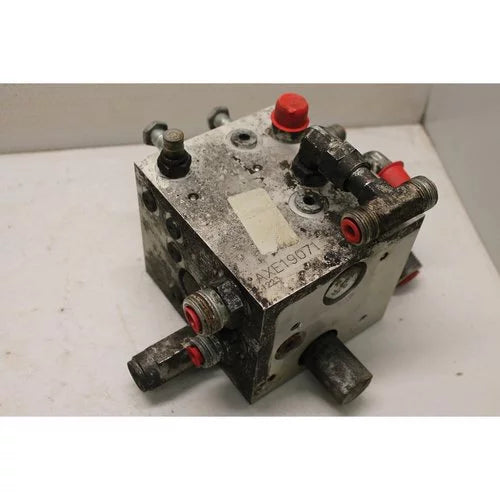 Used S690HM Hydraulic Control S690 S670 Valve S680HM AXE19232 S650 S680 S670HM S770 S660 S550 Deere fits John S760