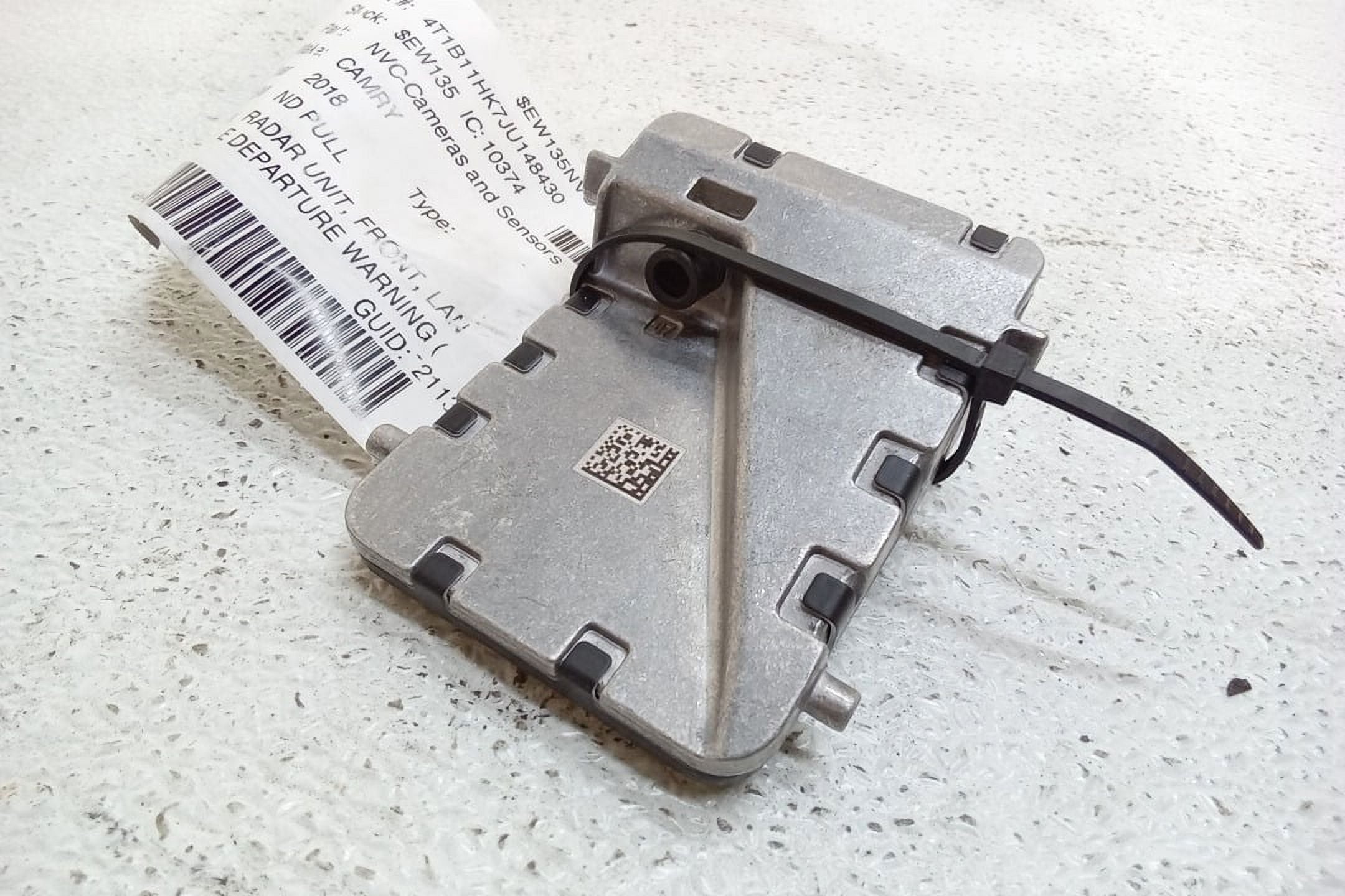 2018 Windshield OEM Toyota Camry (Good) Pre-Owned Camera 8646C-06010 Lane Warning Front Departure