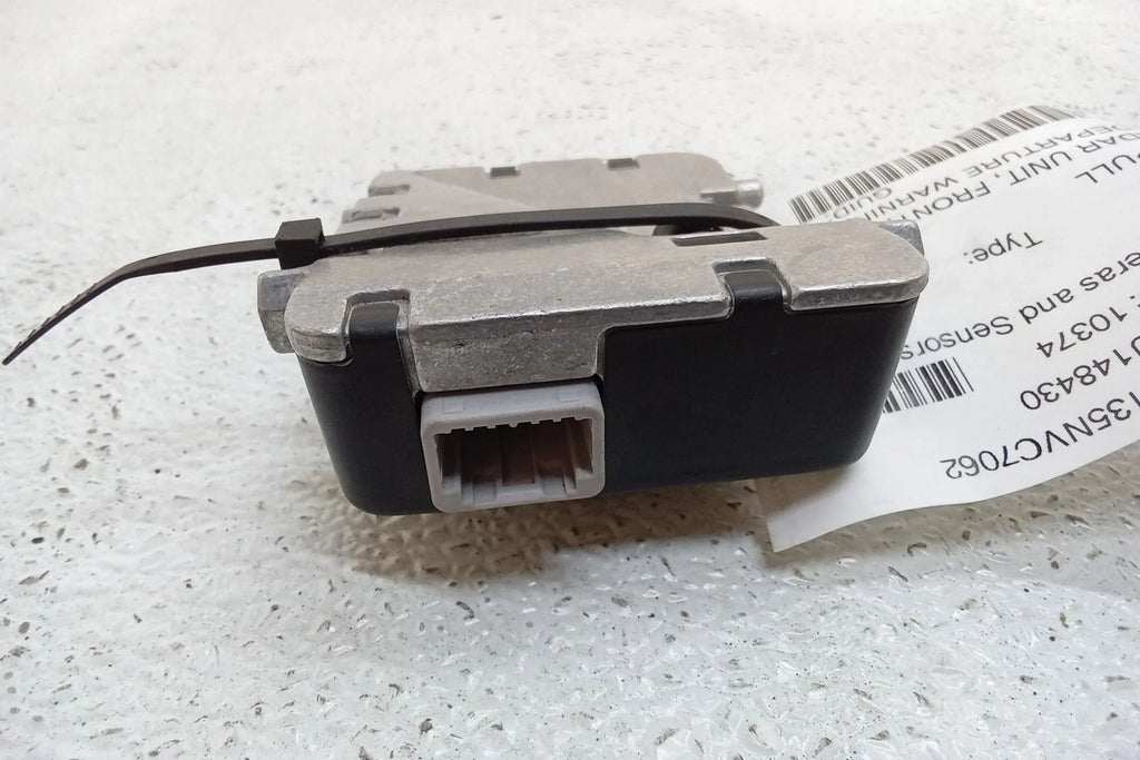 2018 Windshield OEM Toyota Camry (Good) Pre-Owned Camera 8646C-06010 Lane Warning Front Departure