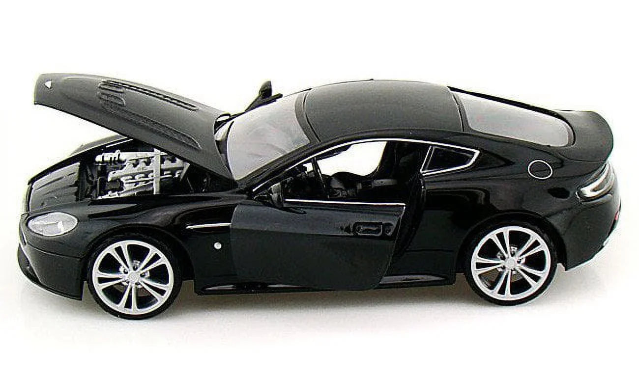 White Model Vantage Car 1/24 by V12 Pearl Diecast Martin Motormax Aston