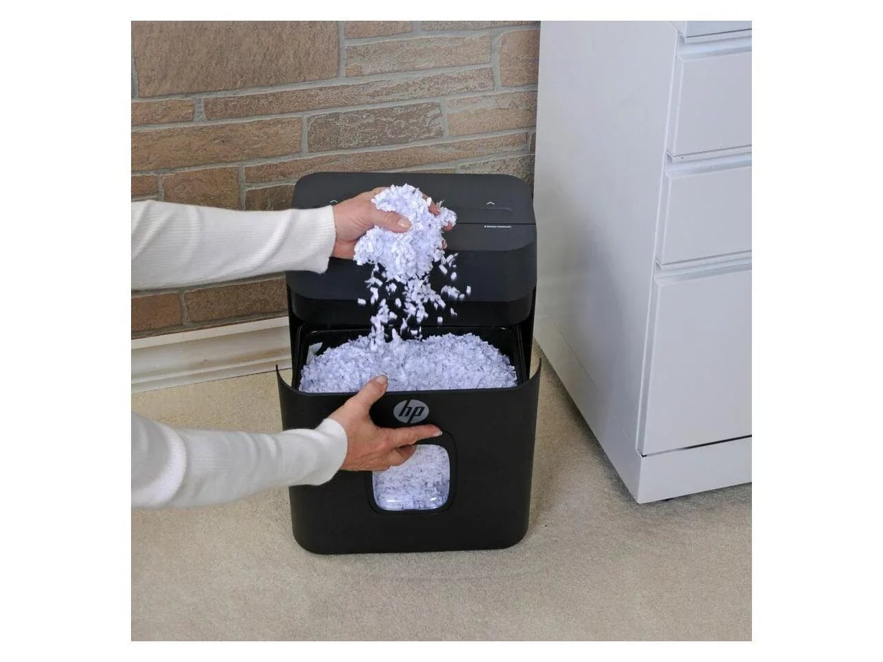 Down 3 gal Wastebin Run - Card, Minute Throat MC83 shredding Per - Pass Capacity for Paper Minute - Royal Credit Cut Staples, Cool - Time Micro 40 Envelope Shredder - 8.75" Paper, - 8 - 3.40 Time