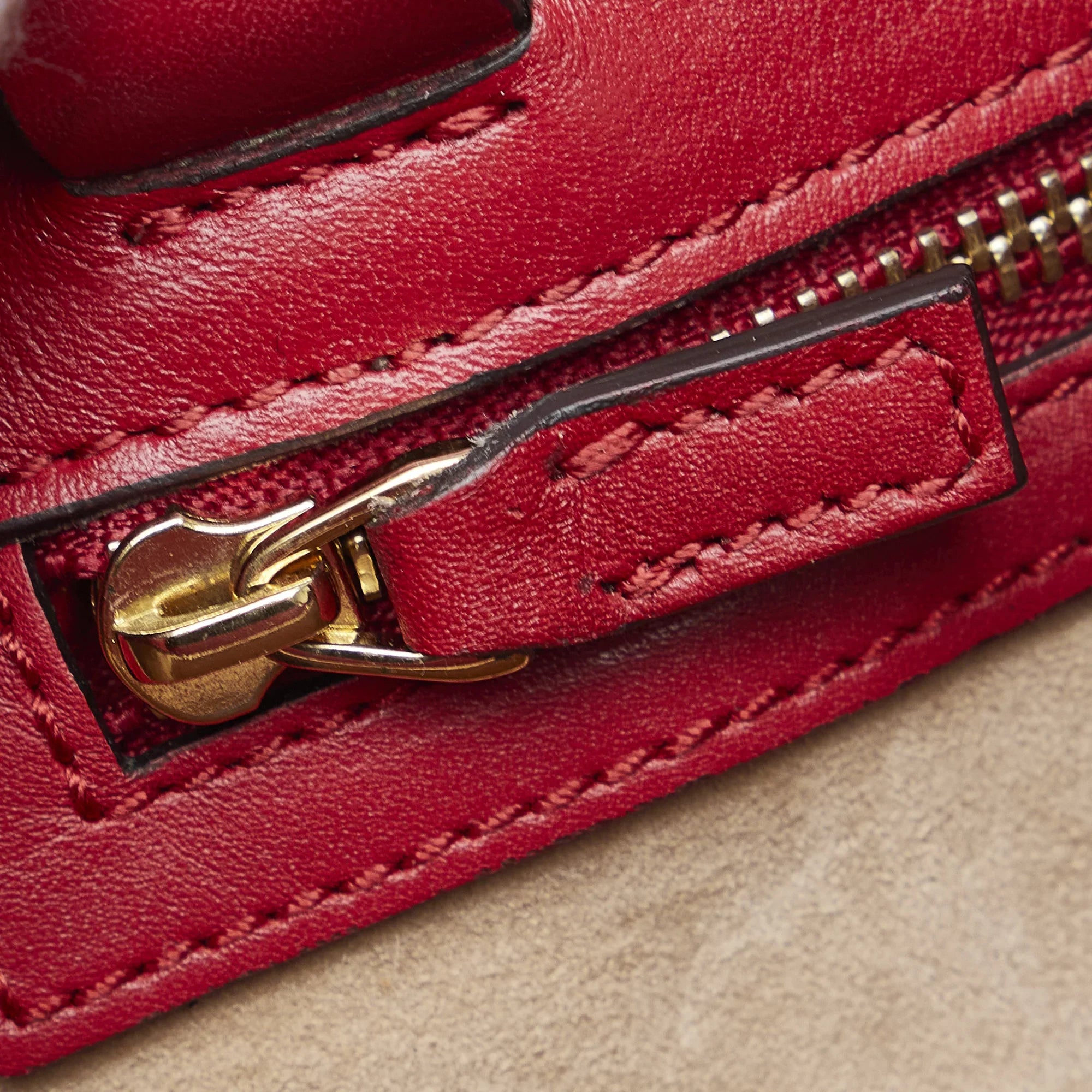 Pre-Owned Gucci Leather Red Unisex Calf Sylvie Authenticated Satchel (Good)