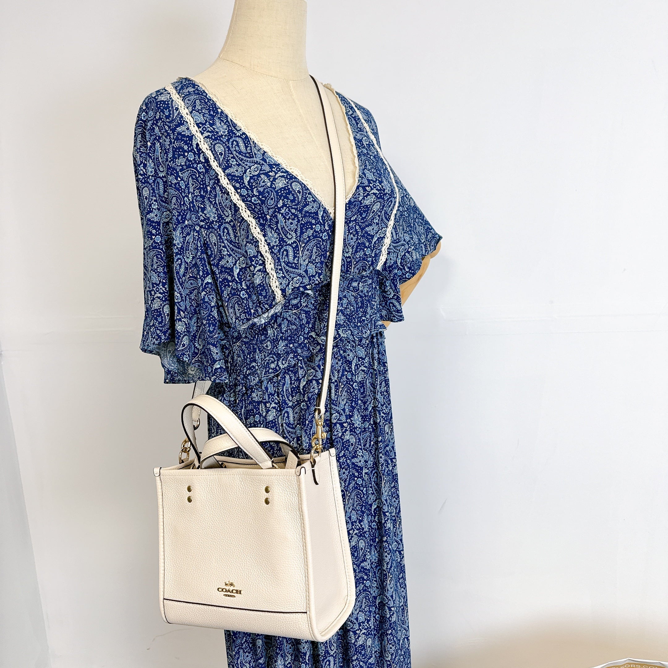 Coach 22 Tote Chalk CO971 Dempsey IN